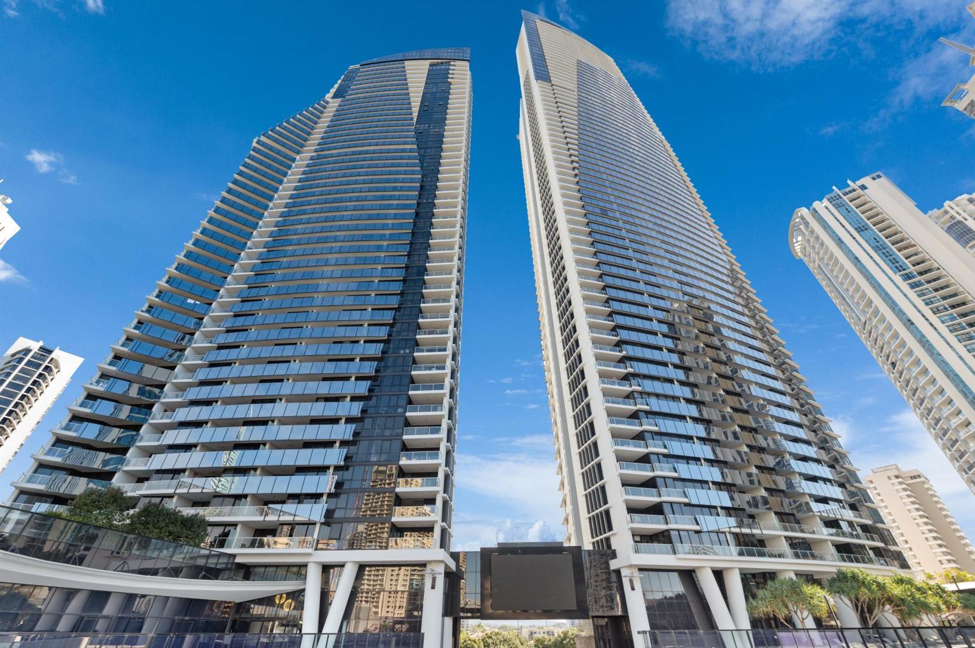 60fl Stunning 3 Brm With Amazing View! * Gold Coast