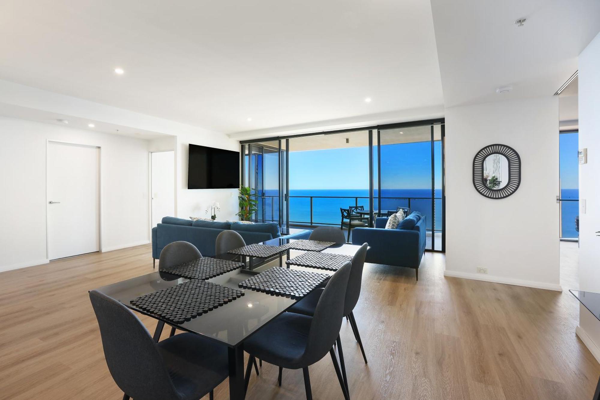 60fl Stunning 3 Brm With Amazing View!