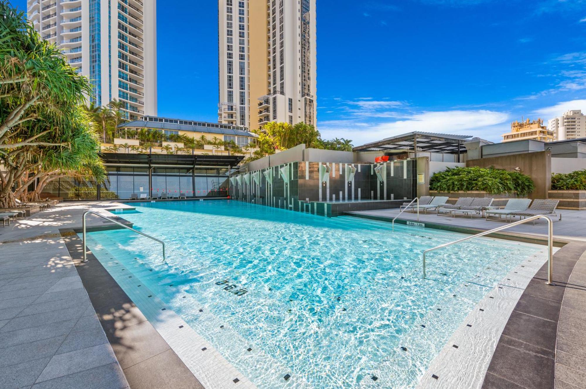 60fl Stunning 3 Brm With Amazing View! *