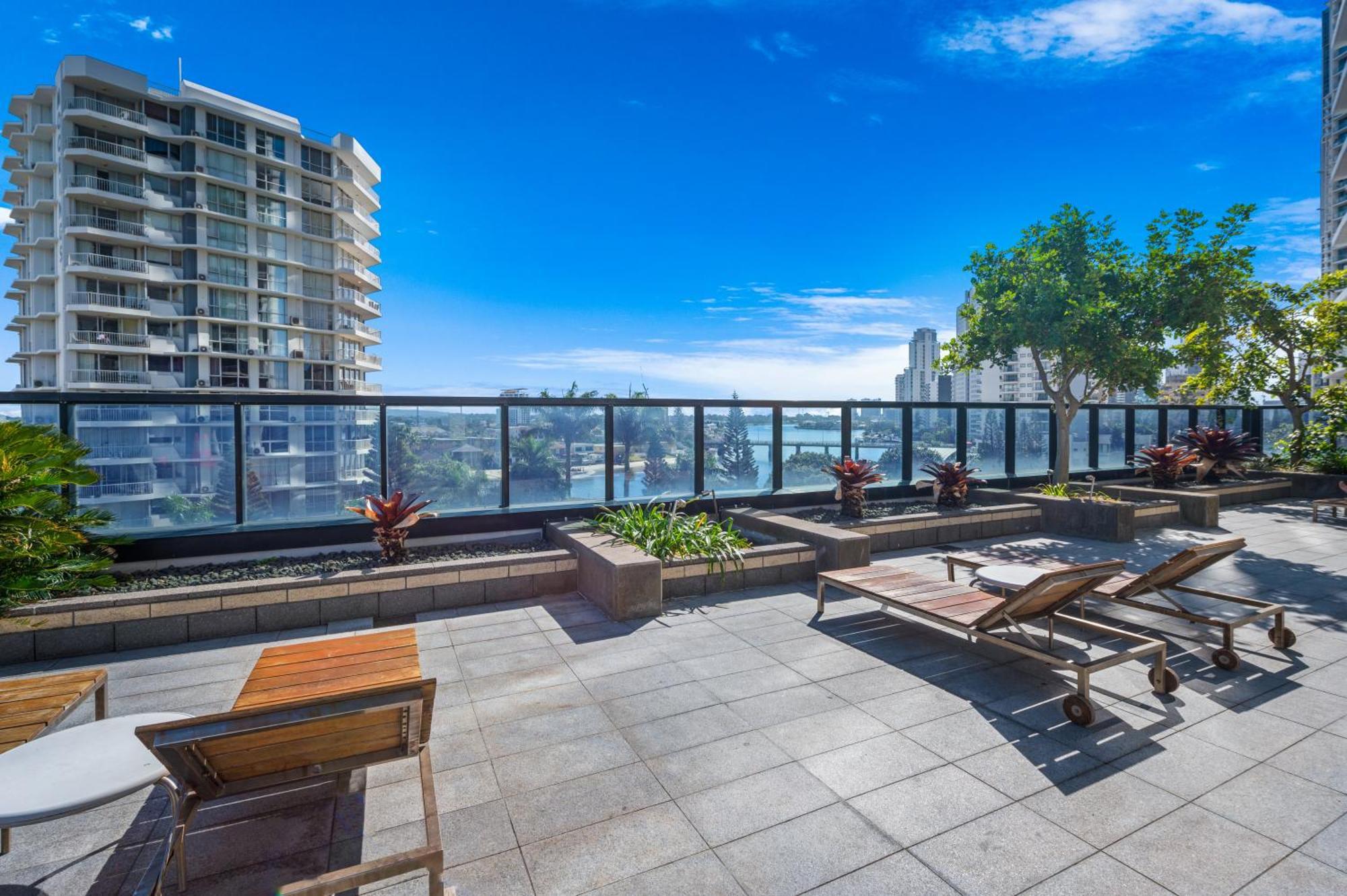 60fl Stunning 3 Brm With Amazing View! *